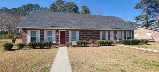 Building Photo - 5444 Sidbury Rd Rental