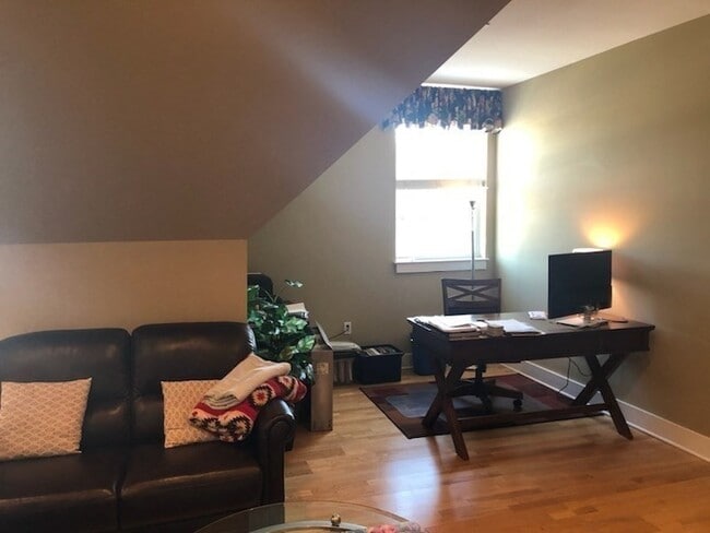 Photo - 1 Powder Mill Square Unit 408