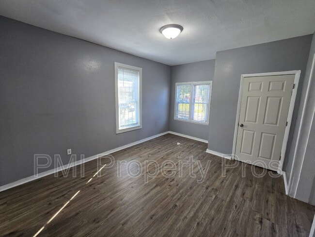 Photo - 2478 W Chambers St