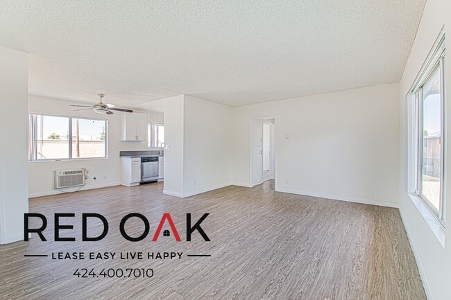 Building Photo - 8123 Langdon Ave Unit 30