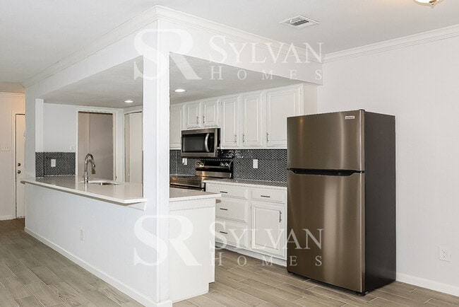 Photo - Lease today! No extra charge for contentment and relaxation!