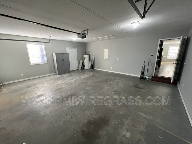 Photo - 267 Maree Dr