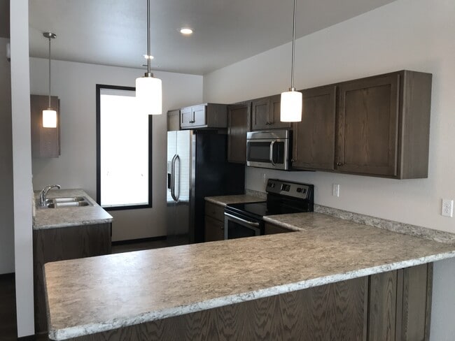 Photo - 717 14th St SE