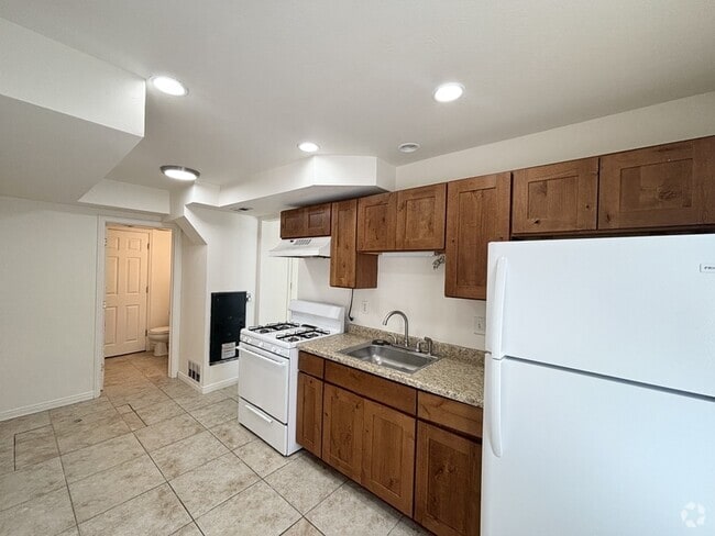 Building Photo - 2385 S Main St Rental
