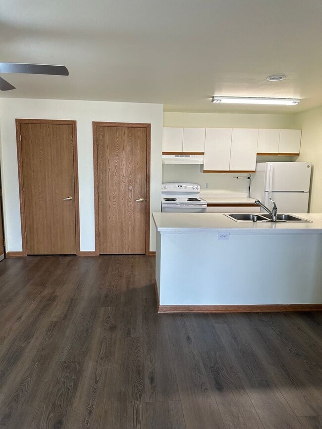 Photo - Rosewood Apartments