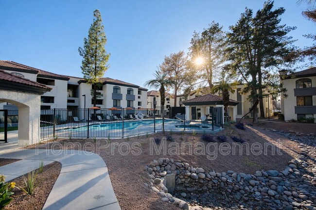 Photo - 1101 S Sycamore