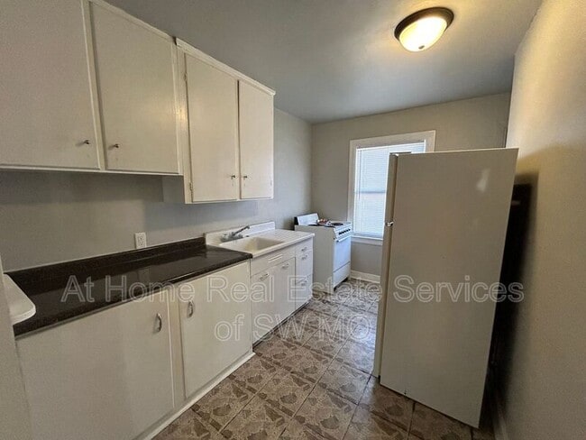 Photo - 217 W Grand St Unit #5