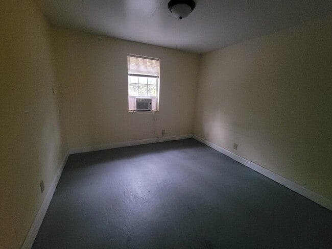 Photo - Pursley Court Apartments