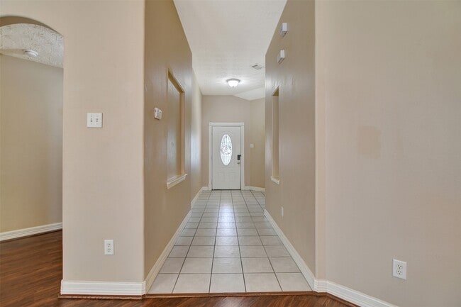 Photo - 19017 Hammer Ln