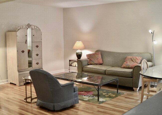 Photo - 8550 JFK Blvd E