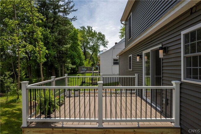 Photo - 8 Terrace Hill Dr