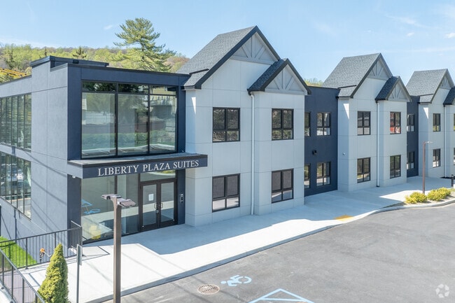 Building Photo - Liberty Plaza Suites Rental