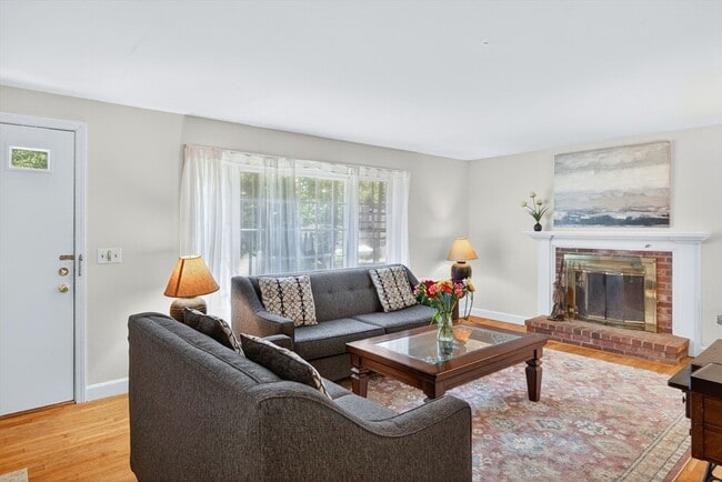 Photo - 101 Longfellow Dr