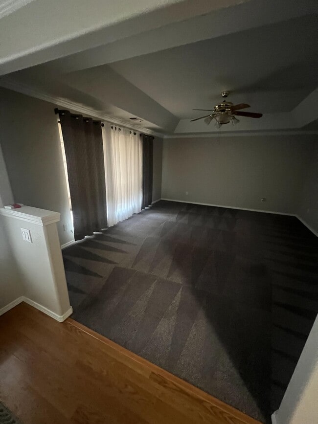 Building Photo - 1740 Louise Ave