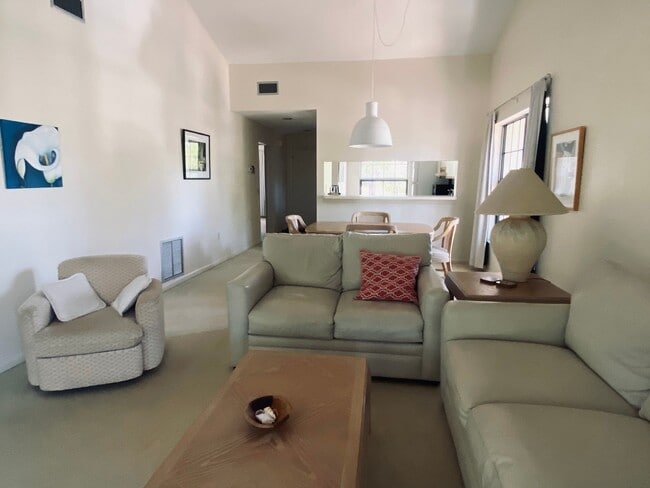 Photo - 4727 Winslow Beacon