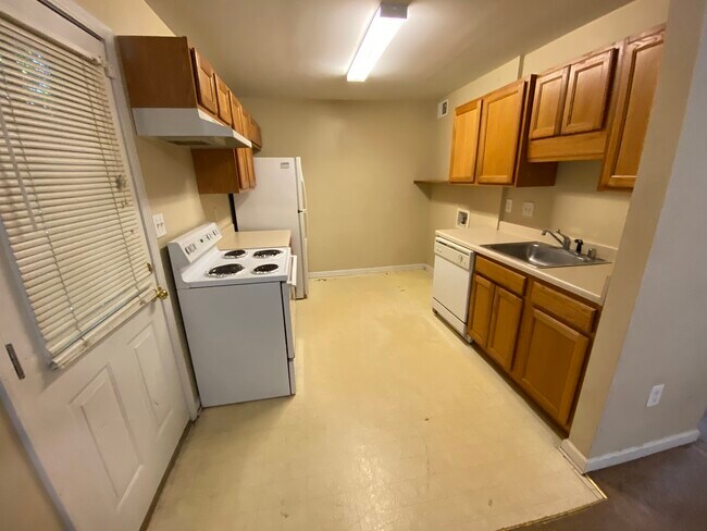 Photo - Creekside Apartments