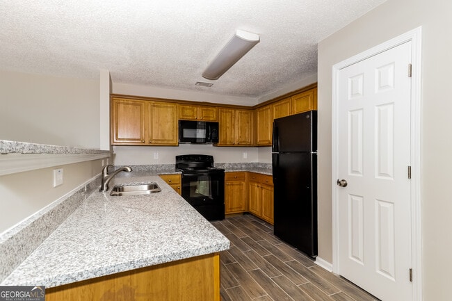 Photo - 5319 Creekview Way