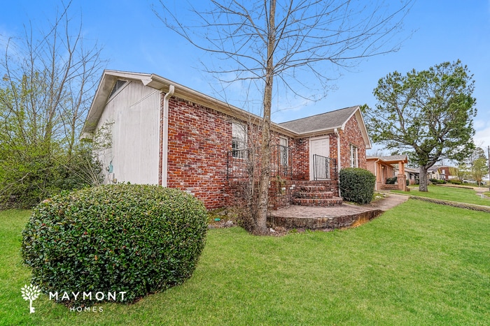 Photo - 225 Bayberry Rd