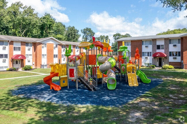 Photo - Royal Gardens at Kingston