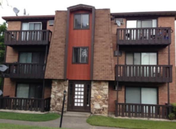 Building Photo - 629 W 65th St Unit 4