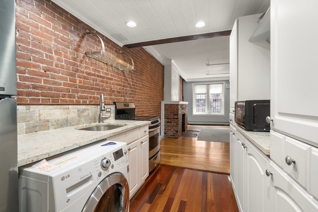 Photo - 181 Beacon St Unit 2