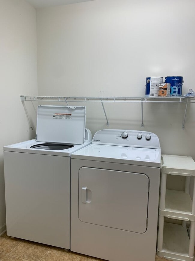 Photo - 2 Bedroom 2 Bath Townhouse Available in Windsor Park - Leland