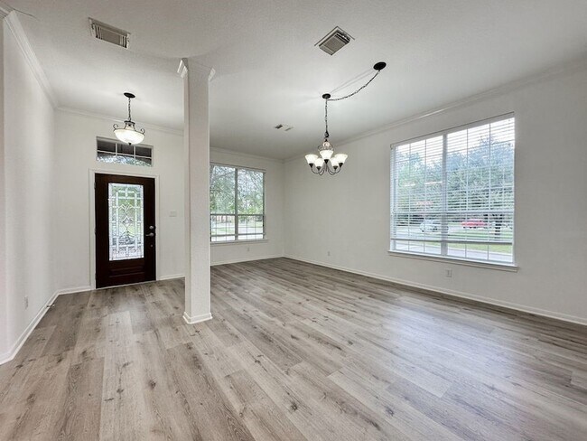 73 E Montfair Blvd