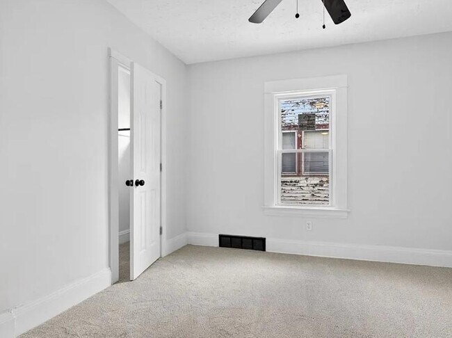 Photo - 9418 Parkview Ave