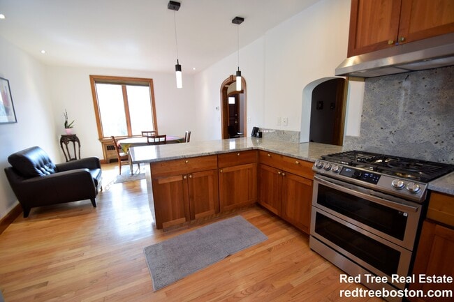 Photo - 75 Somerset Rd