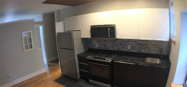Building Photo - 210 Hemenway St Unit 1C Rental