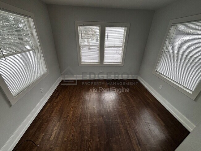 Photo - 5053 Grand River Dr NE