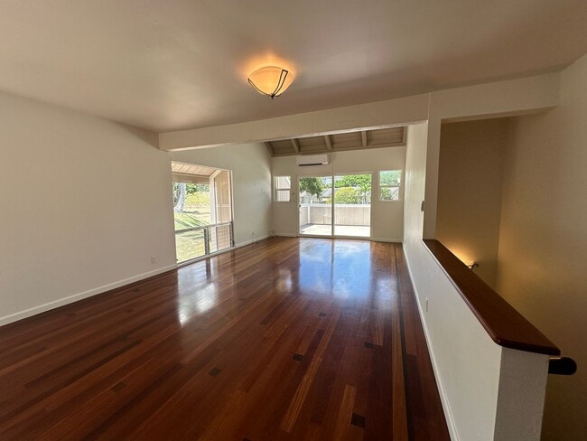 Photo - Spacious, Fully Renovated, 3 bedroom 2 bat...