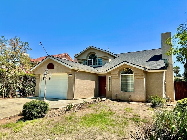Updated North Fresno 3/2 - Updated North Fresno 3/2 House