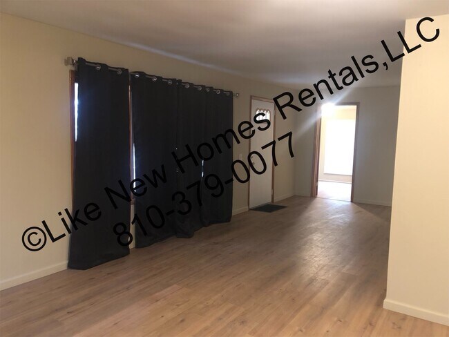 Photo - 120 N Main St