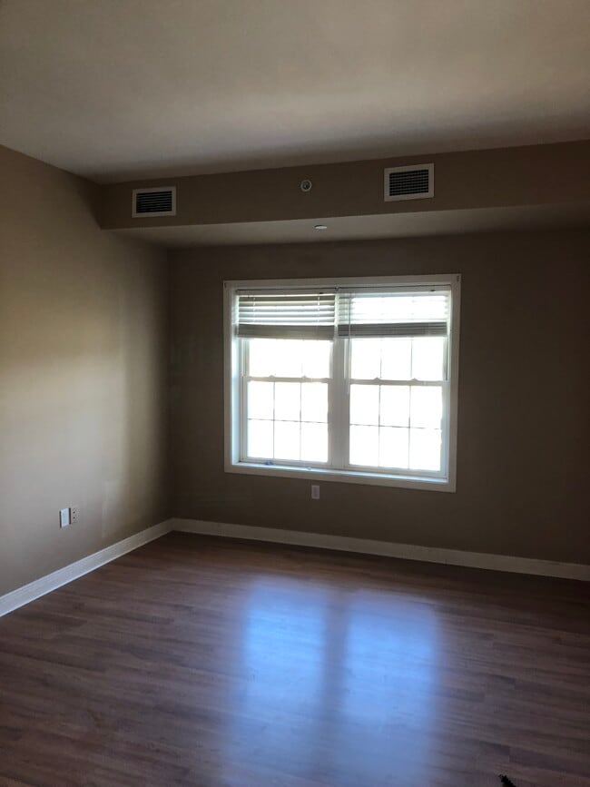 Photo - 8 Walnut St Unit 408