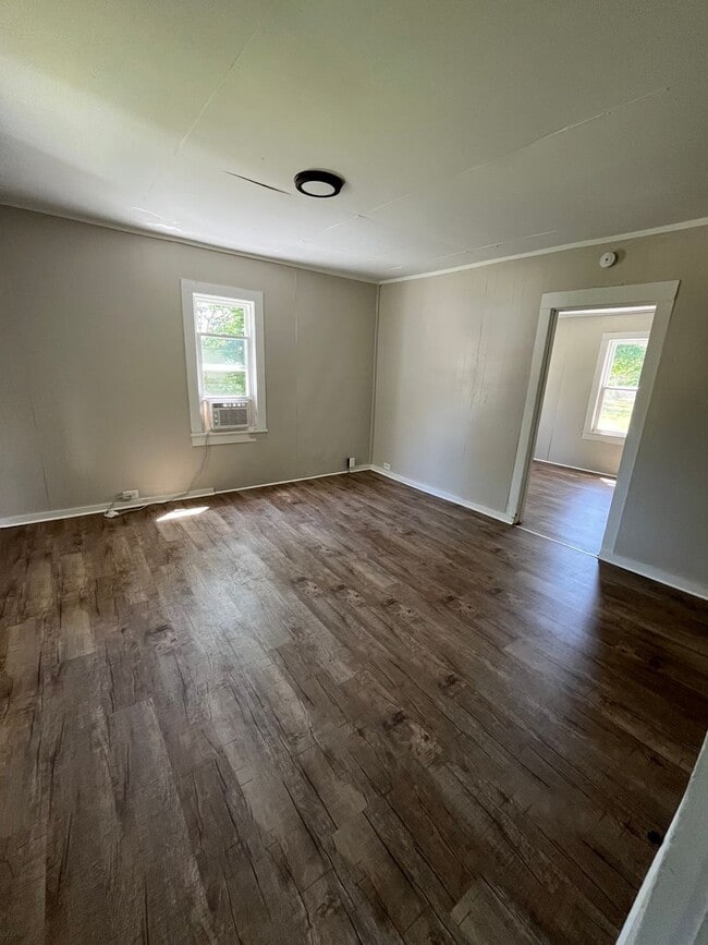 Photo - Available now! – 2 Bed / 1 Bath Home in Nevada, MO