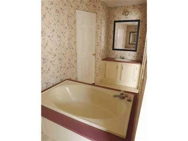 Photo - 64096 Mangano Rd