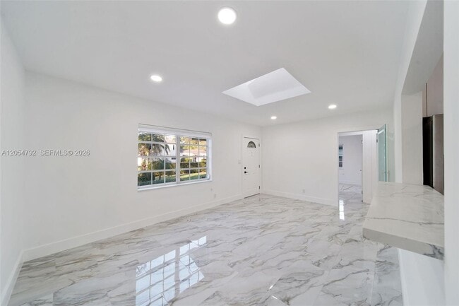 Photo - 1102 NE 117th St