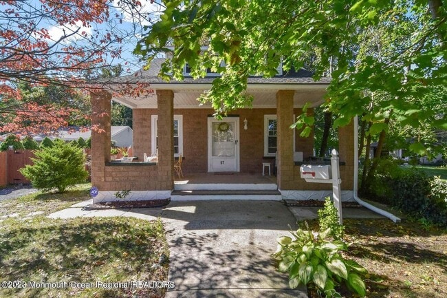 Photo - 57 Memorial Pkwy