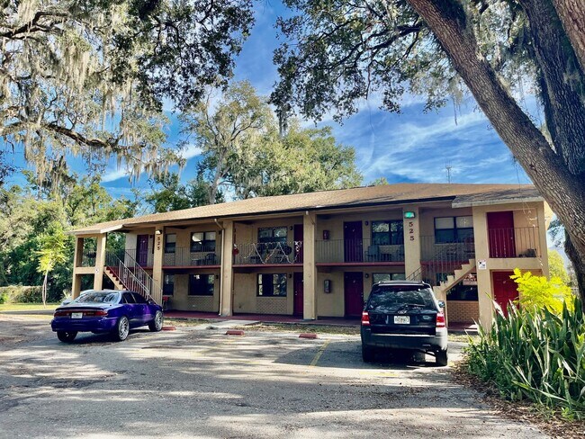 Building Photo - 525 N Morgan Ave Unit 525 Morgan Apt 5