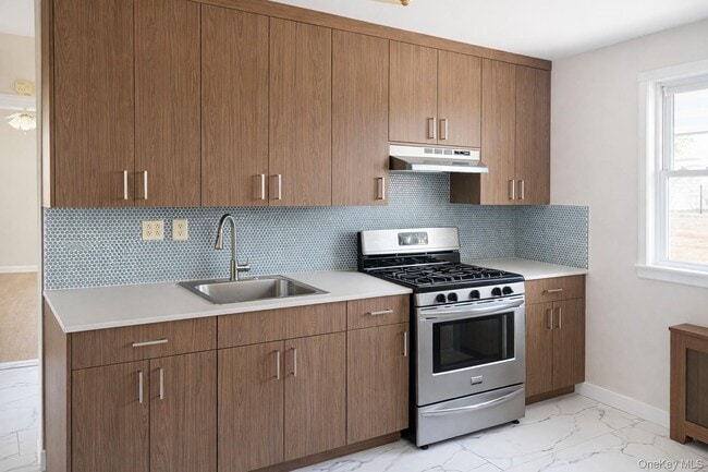 Building Photo - 69-55 78th St Unit 2
