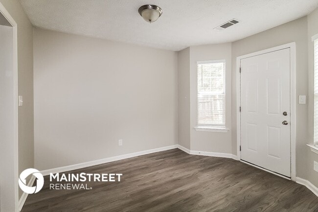 Photo - 329 Lakeshore Dr