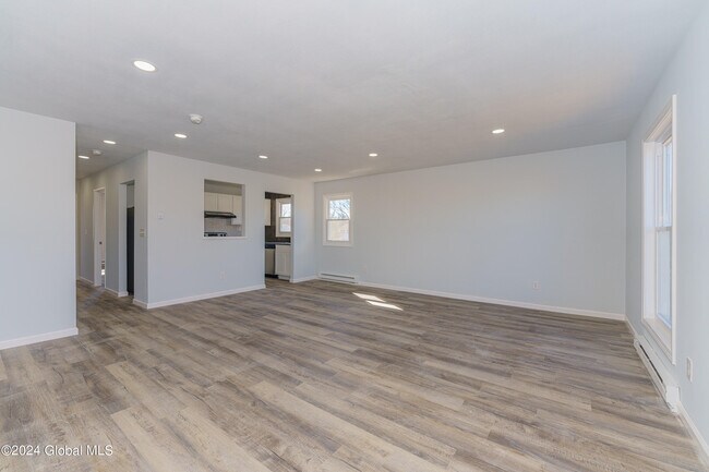 Photo - 128 Rockefeller Rd