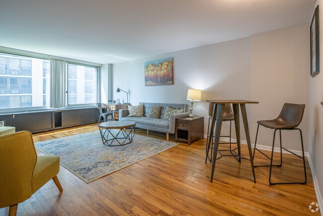 1BR, 1BA - 750SF