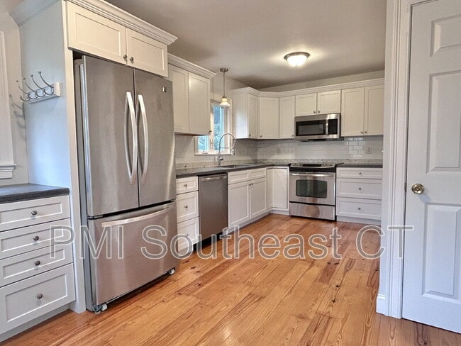 Photo - 44 Lathrop Rd