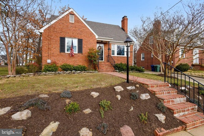Building Photo - Ideal 4BR, 3BA Single-Family Home in Alexandria