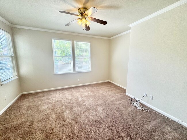 Photo - Beautiful 5 bed 3 bath Home in Wildhorse