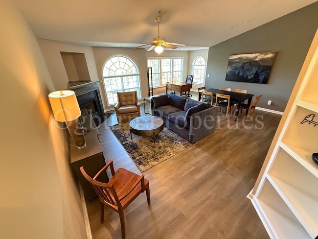 Photo - 434 Scholastic Ct