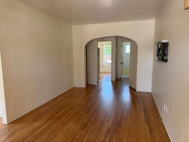 Photo - 619 Jordan Ave Unidad J0619