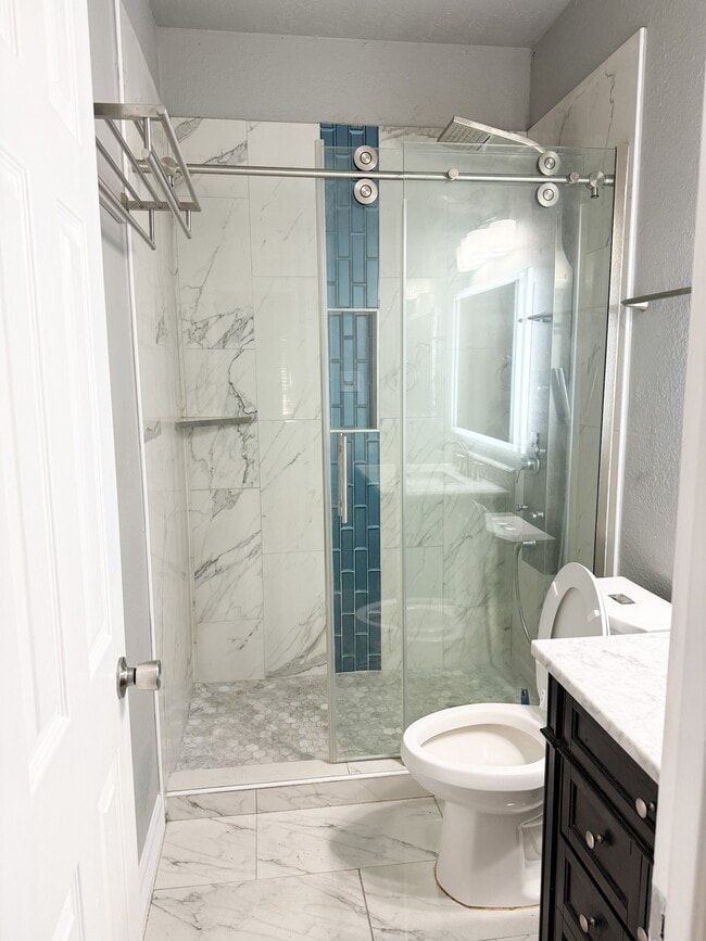 Photo - 3348 Reeves St